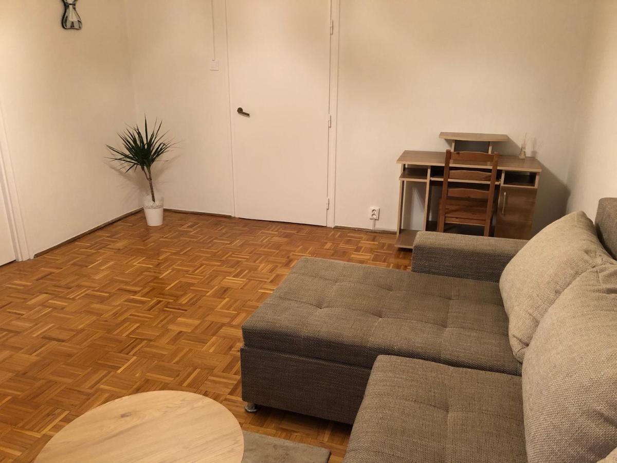 Karman Apartman - 2 Bedroom Entire Flat In The Center Jászberény Esterno foto